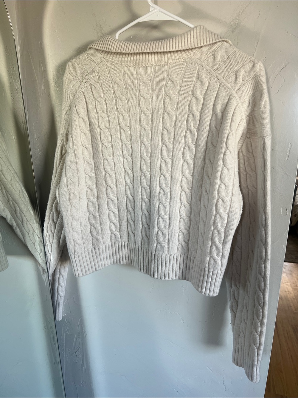 Sunday Best Ivory Cable V‑Neck Collared Sweater crop - Picture 6 of 6